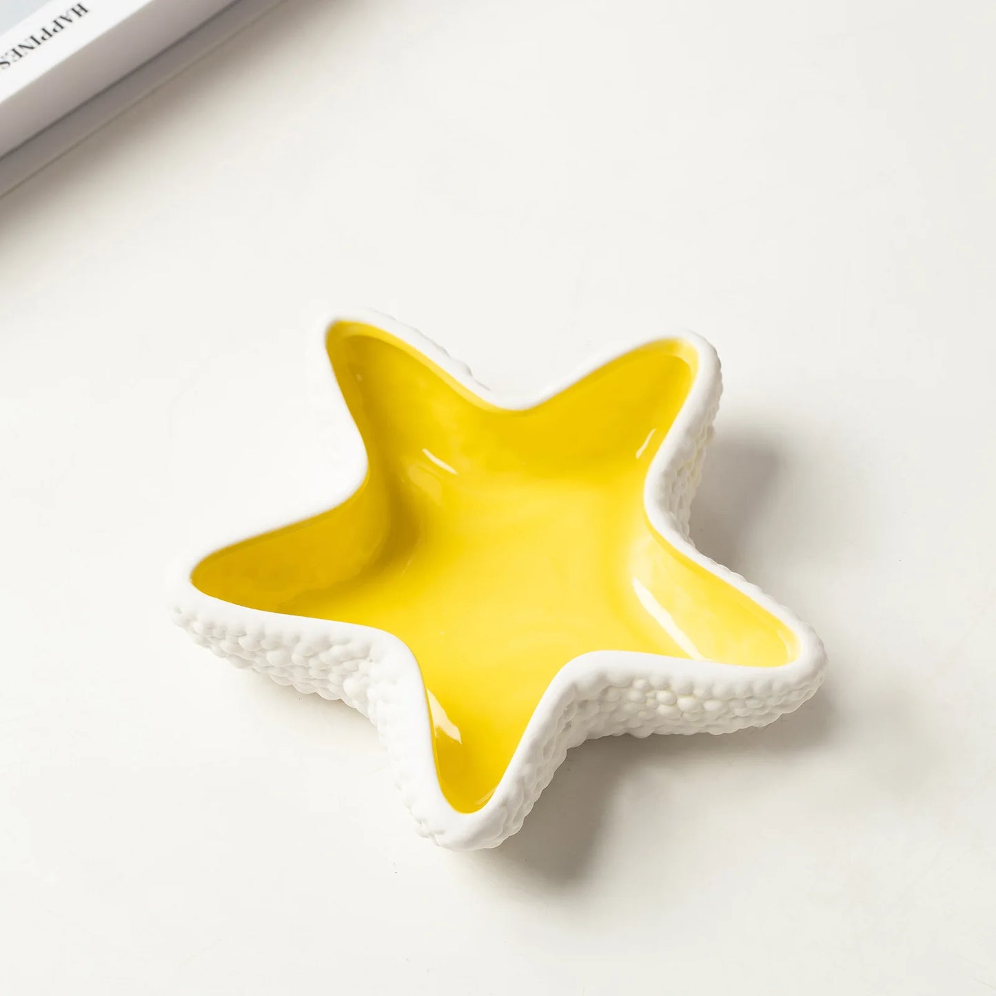 Modern White Ceramic Trinket Display Tray Custom Home Living Room Decoration Ashtray Unique 3D Starfish Ceramic Cigar ashtray Peaceful Pleasures Health and Wellness yellow