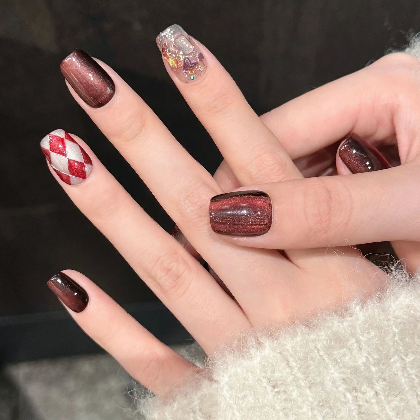 Handmade Press on Nails Red Cat Eyes Sequins Fake Nails Full Cover Wearable Hand-painted Grid Pattern Short False Nail Patches Peaceful Pleasures Health and Wellness