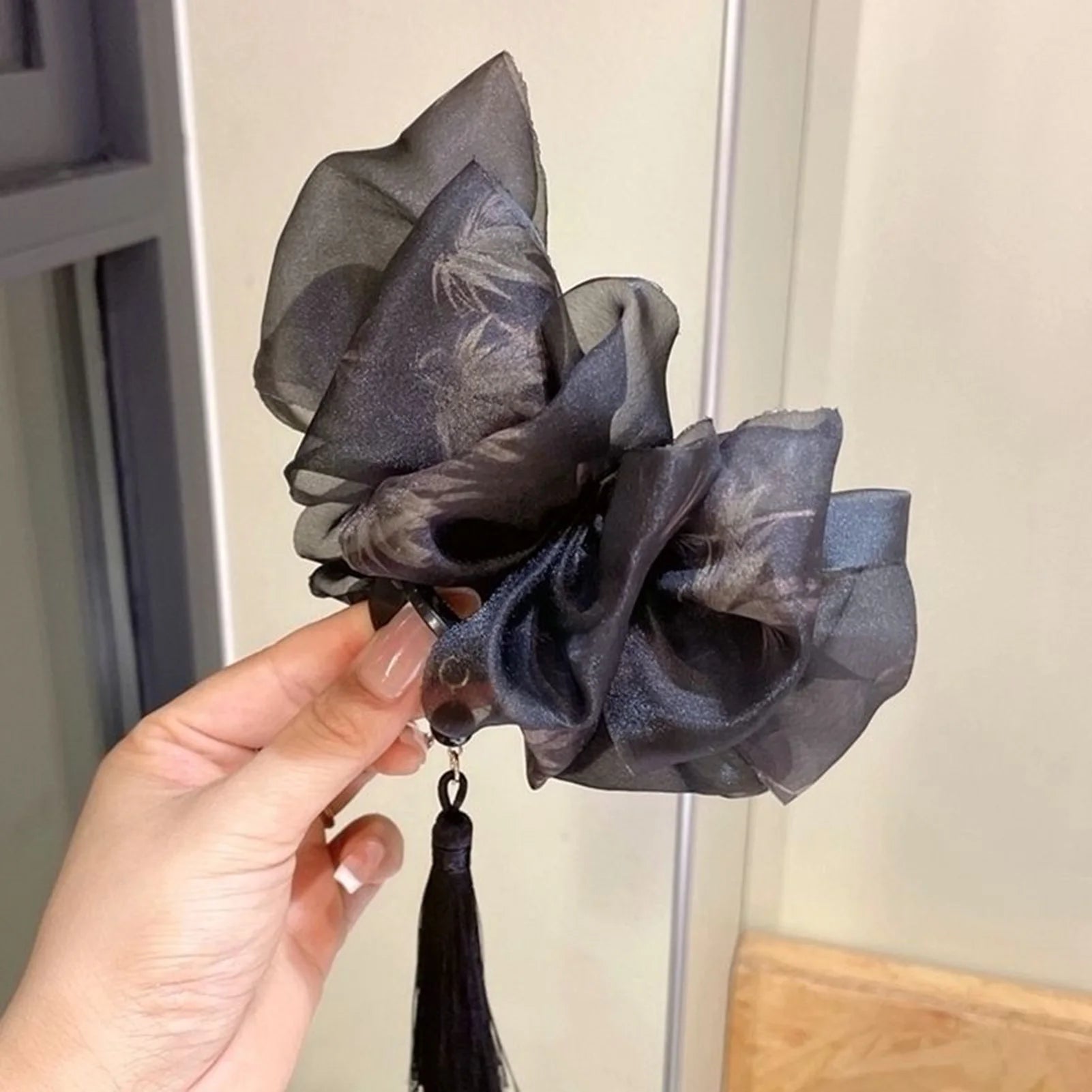 tassel cloud mesh grab clip new Chinese-style fashionable shark clip Retro travel hairpin Women Cheongsam Dress Hair Accessory Peaceful Pleasures Health and Wellness black