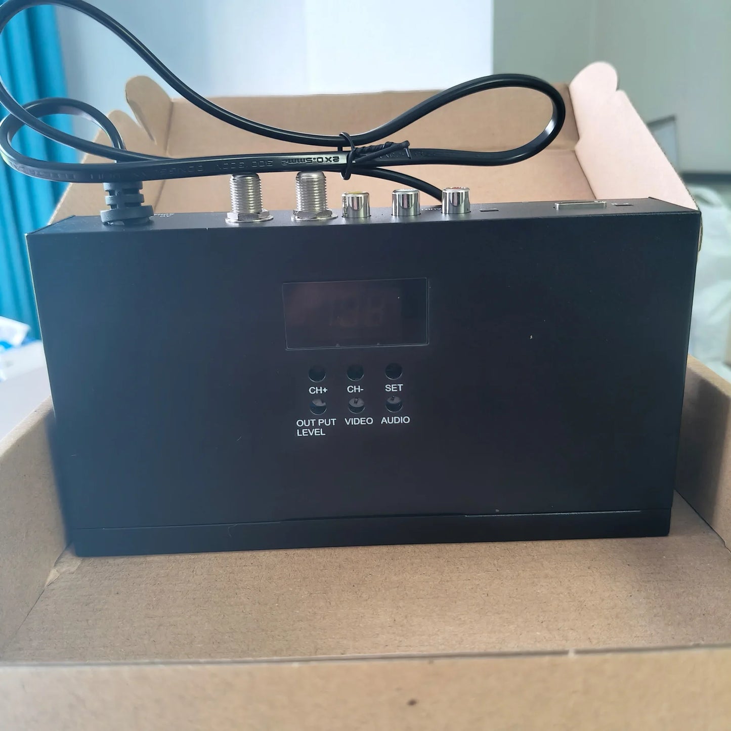 Tuoying YB8032 HD/AV to RF Analog TV Modulator PAL NTSC SECAM