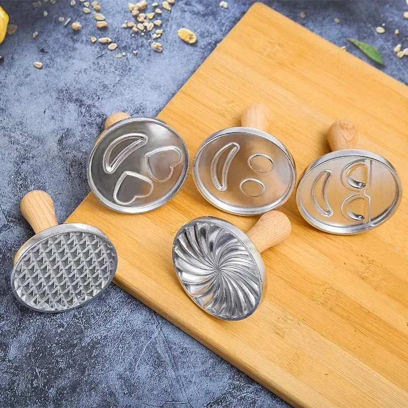 6/3/1 Cookie Cutter Aluminum Alloy Cookie Stamps Wooden Handle Smile Heart Pattern DIY Hand Press Cookie Mold for Festival Party Peaceful Pleasures Health and Wellness