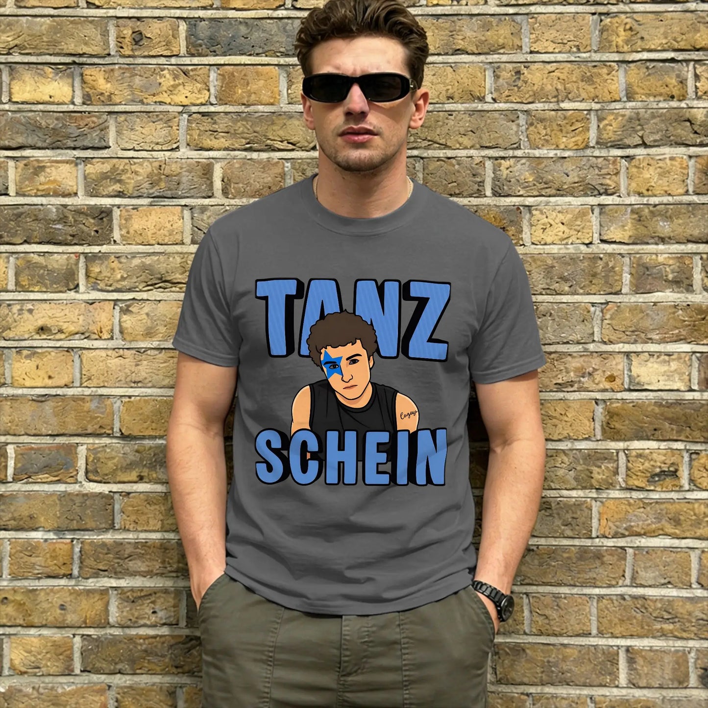 TANZSCHEIN Cosmó Men T Shirts Eurovisions 2026 Awesome Tee Shirt Short Sleeve Round Neck T-Shirt Pure Cotton Summer Clothes Peaceful Pleasures Health and Wellness Dark Grey S