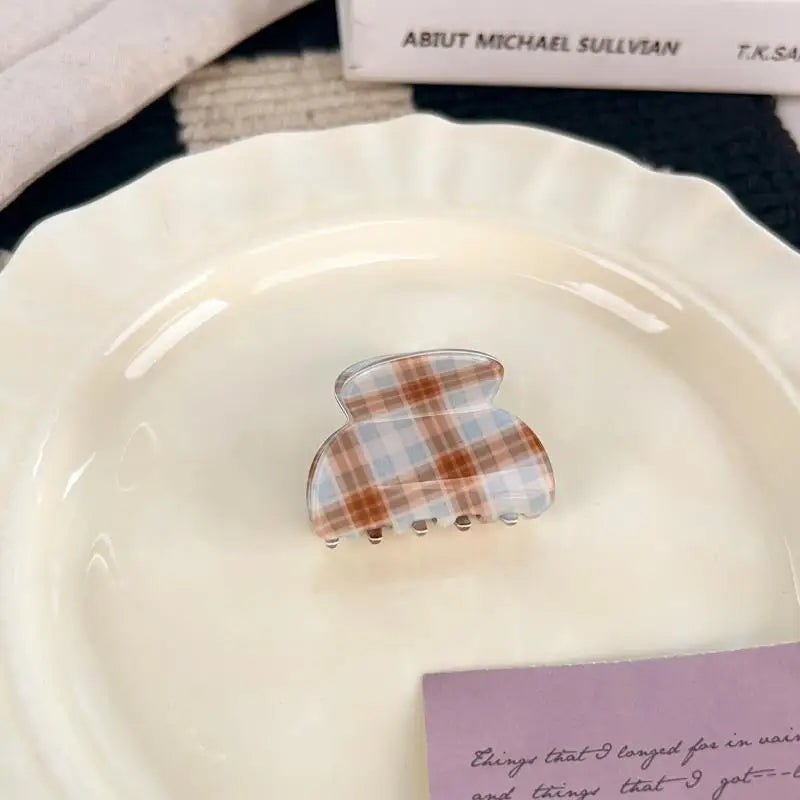 Classic Plaid Hair Claw Clip – Strong Hold for Women & Girls