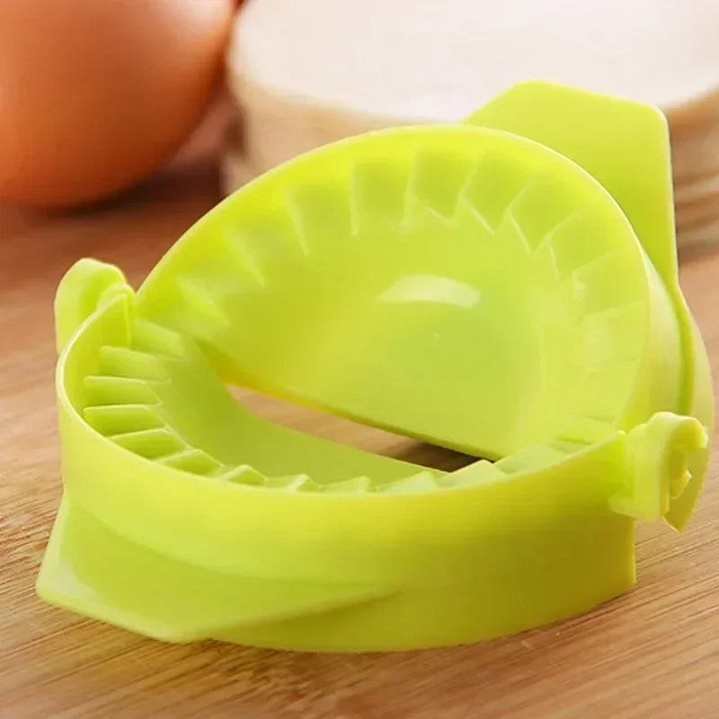 Kitchen Gadgets DIY Crescent shaped Dumpling Making Artifact Manual Make Dumpling Mold Plastic Kitchen Mini Cookie Maker Moulds Peaceful Pleasures Health and Wellness