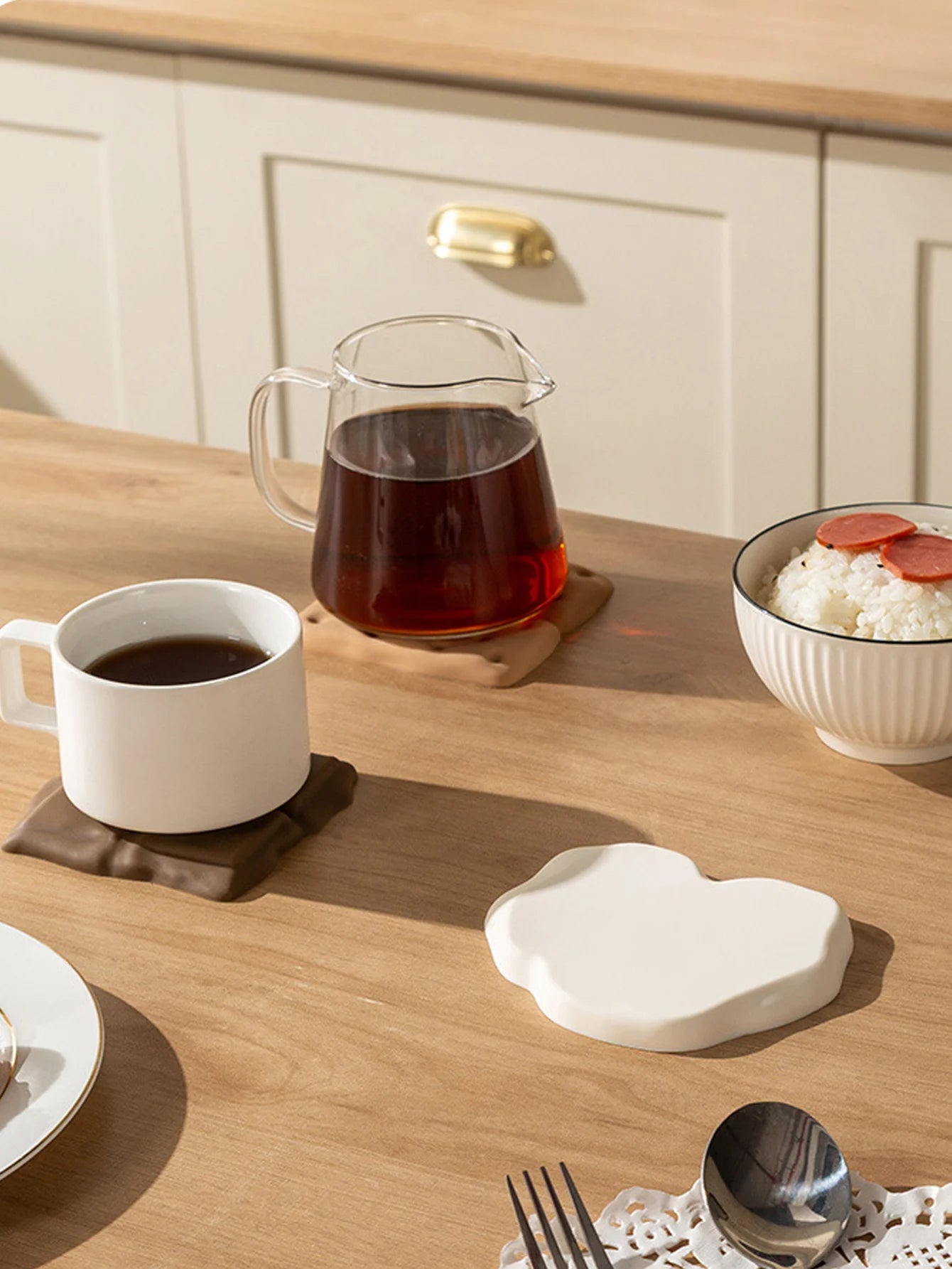 1Pcs Chocolate Shaped Silicone Coaster Thickened Anti-scalding Cookie Shaped Coaster Unique Creative Table Mat Coffee Peaceful Pleasures Health and Wellness