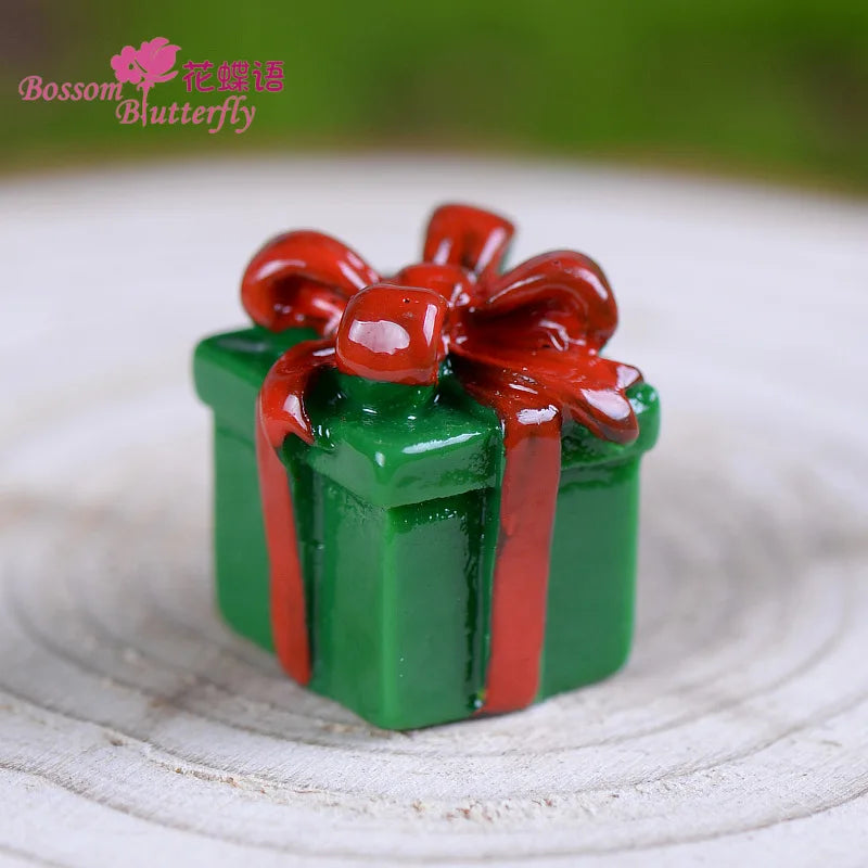 1pcs Fairy Garden Cartoon Ornaments Resin Craft Gift Christmas Santa Snowflake Snowman Miniature Figurine Accessories Home Decor Peaceful Pleasures Health and Wellness Green gift