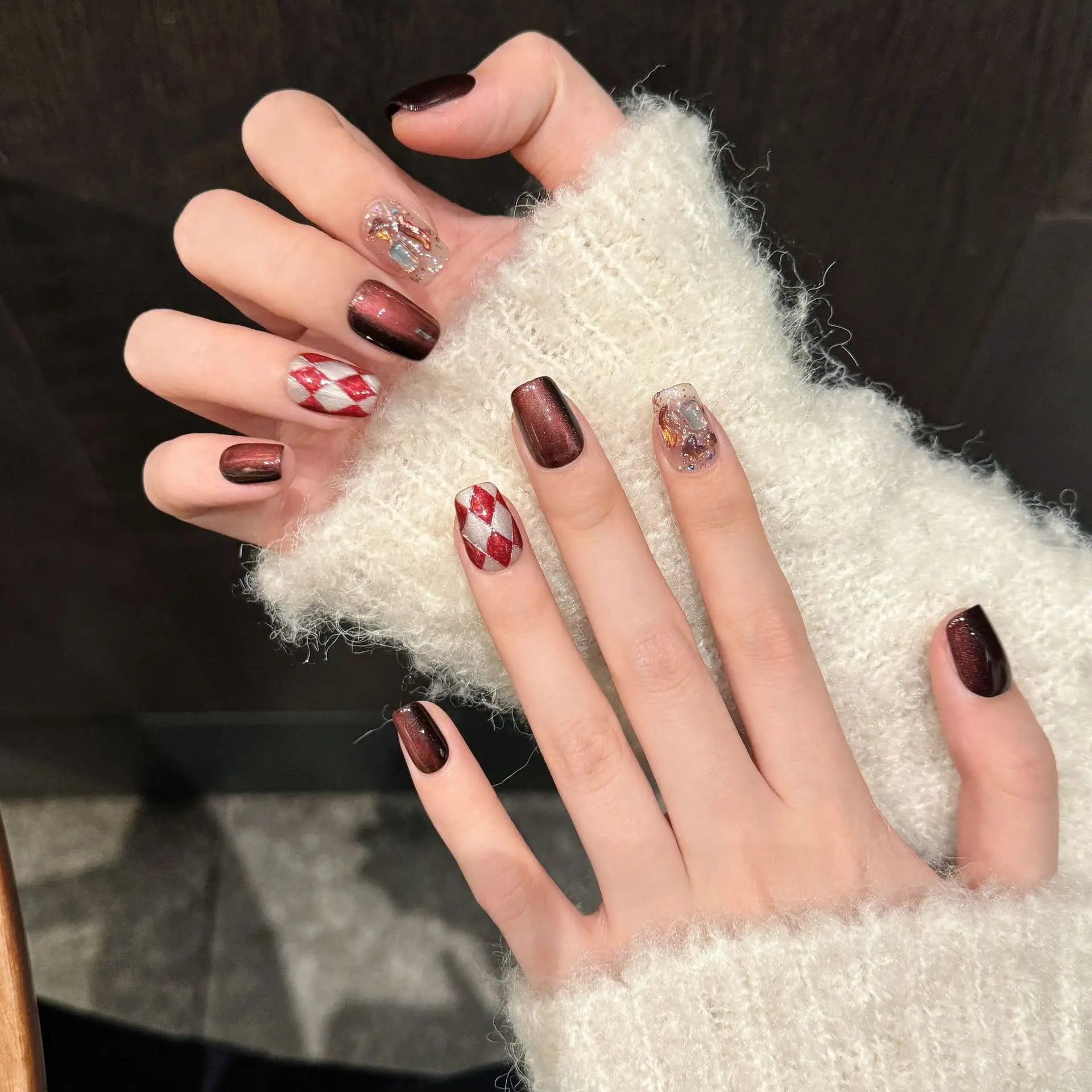Handmade Press on Nails Red Cat Eyes Sequins Fake Nails Full Cover Wearable Hand-painted Grid Pattern Short False Nail Patches Peaceful Pleasures Health and Wellness