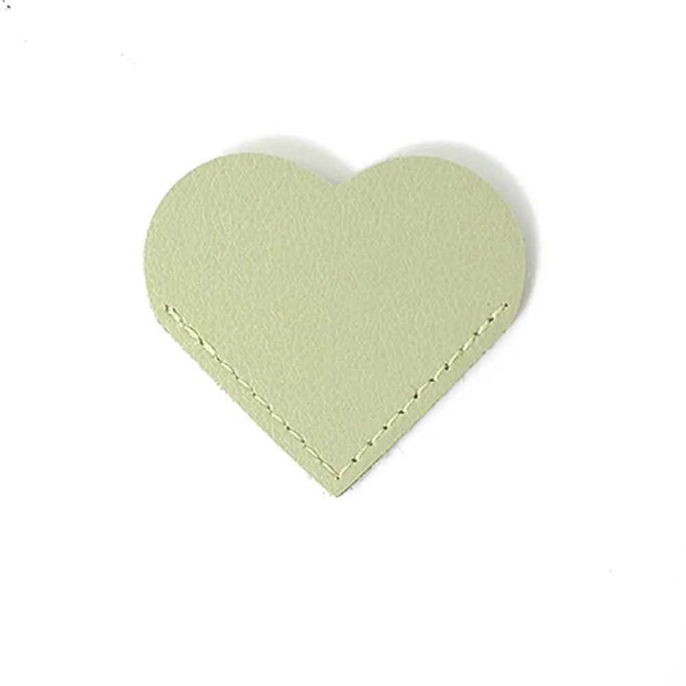 Portable Heart-shaped Corner Page Marker Vintage Multicolor Leather Bookmark Durable Handmade Book Page Marker Students Peaceful Pleasures Health and Wellness green