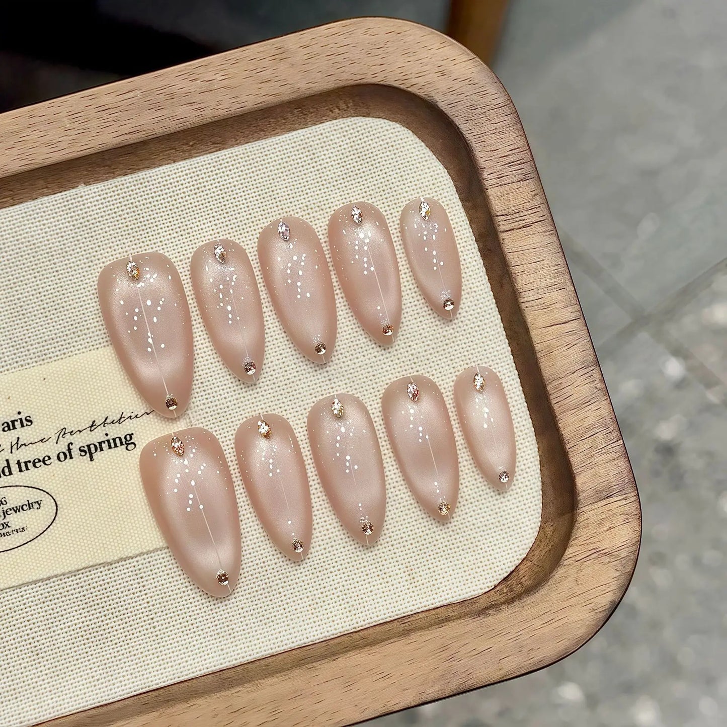 Handmade Press on Nails Ins Simple Nude Pink Cat Eye Fake Nails Full Cover Wearable Sweet Korean Almond False Nail Patches Peaceful Pleasures Health and Wellness L