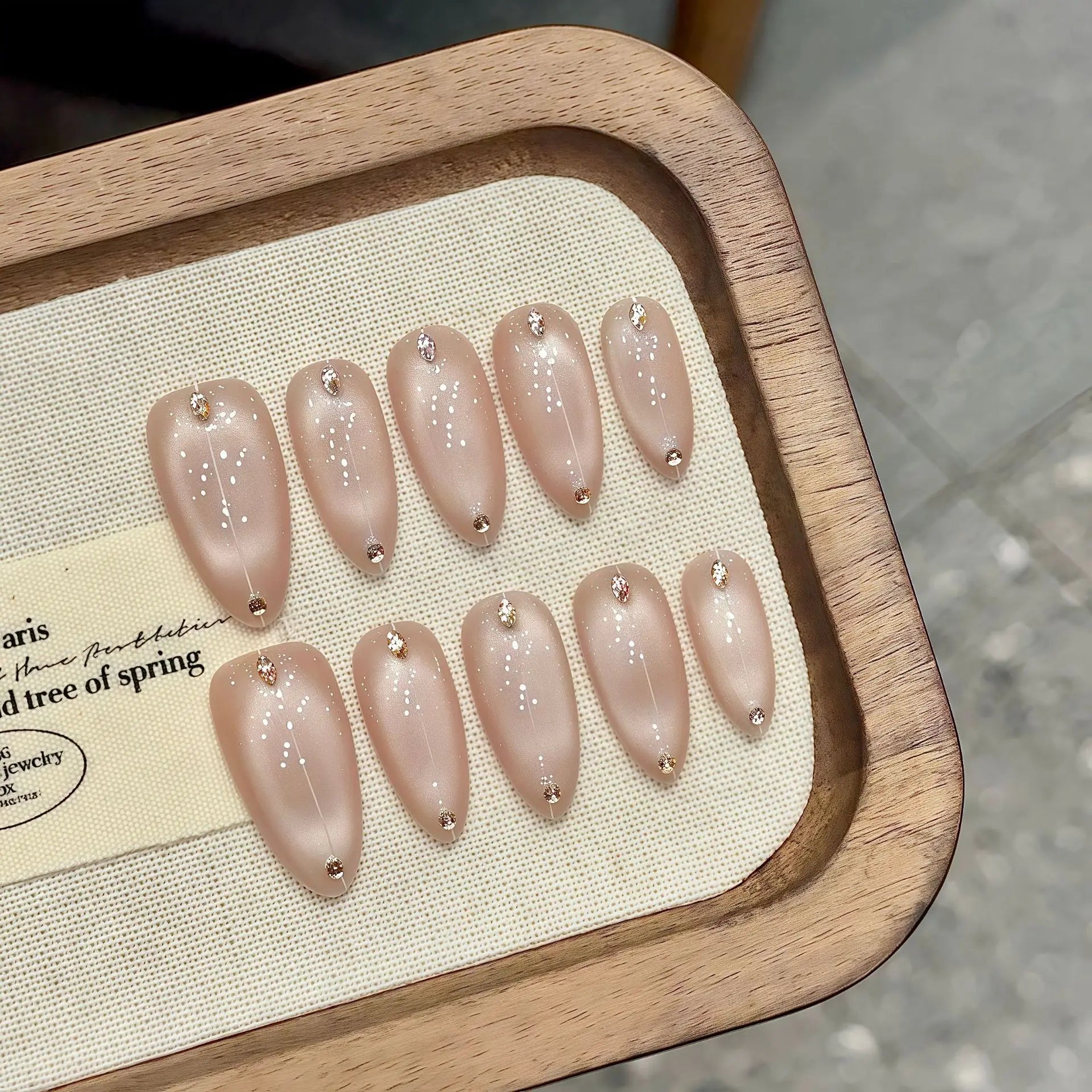 Handmade Press on Nails Ins Simple Nude Pink Cat Eye Fake Nails Full Cover Wearable Sweet Korean Almond False Nail Patches Peaceful Pleasures Health and Wellness L
