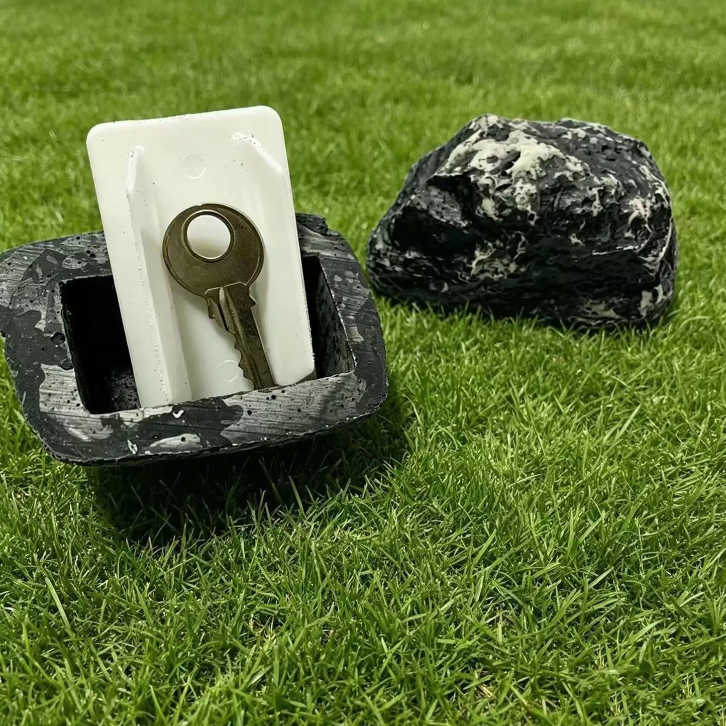 Fake Rock Key Hider – Outdoor Spare Key Storage Box