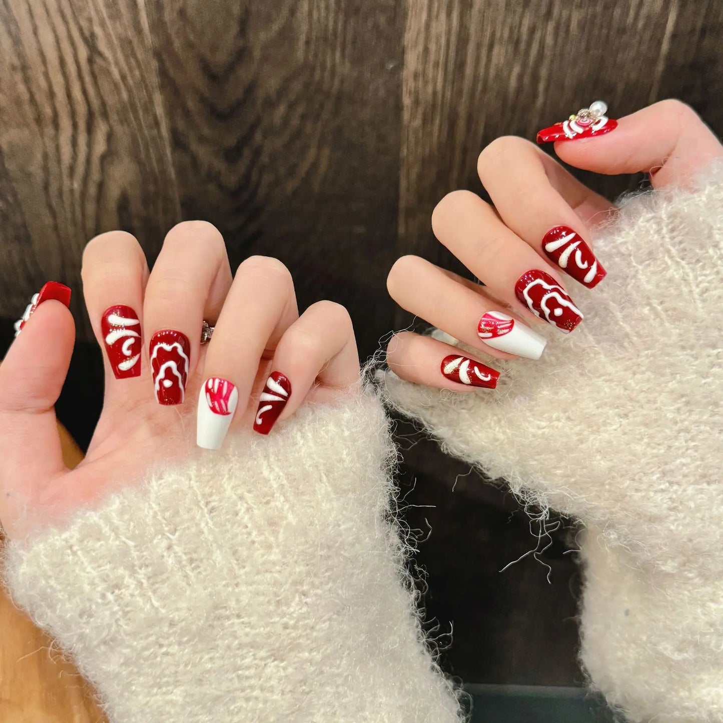 Lucky Red Lion Cat Eye Press On Nails – Short Full Cover Set